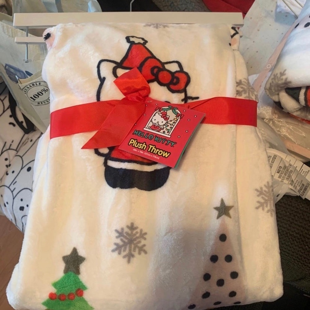 Hello Kitty Christmas Throw